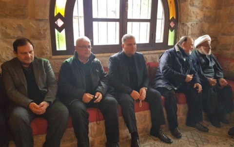 النائب علي فياض يتقبل التعازي من رئيس كتلة الوفاء للمقاومة النائب الحاج محمد رعد وغالب أبوزينب والنائب عمار