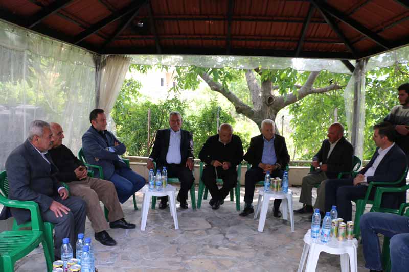 الخطيب يبلتقي عائلات في الهبارية