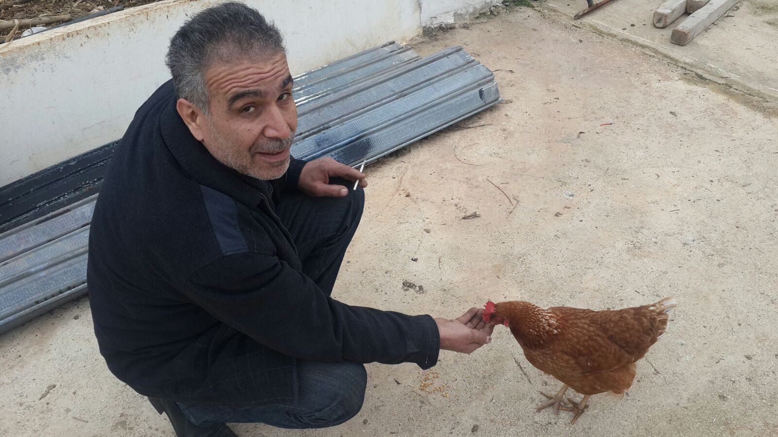 علي المصري: رفيق مقاوم في الزمن الصعب، مناضل كادح، عصامي متواضع حنون وصادق، دمث محب للحياة، أحبّه رفاقه وكان صديقا للجميع.