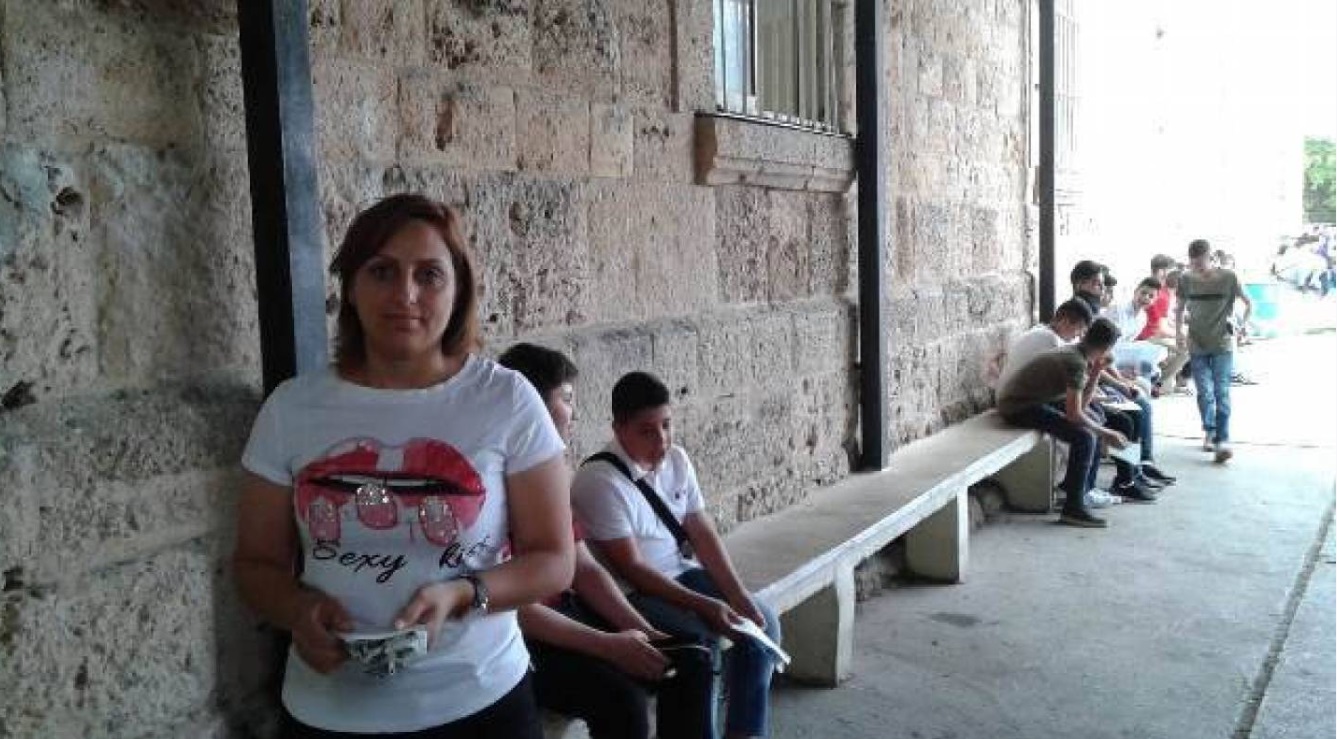 الام التلميذة \