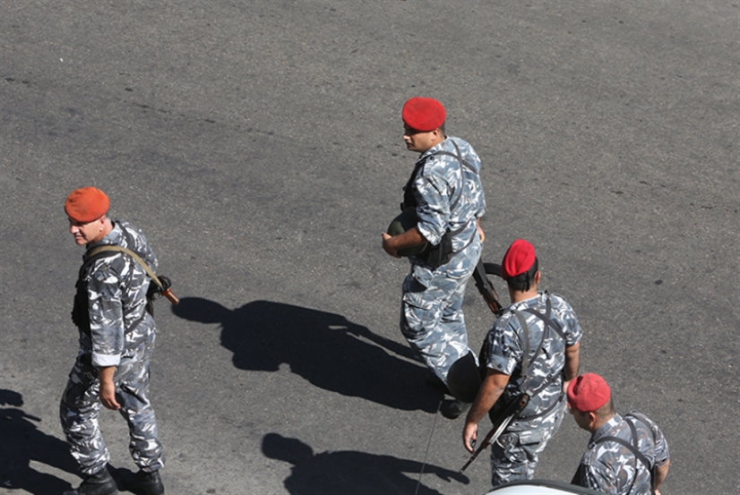 يشكو الأهالي من عشوائية في إصدار مذكرات التوقيف (هيثم الموسوي)