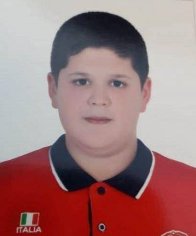 خسر سليم هادي  روحه برصاصة طائشة مصدرها فرح مقام في مخيم \