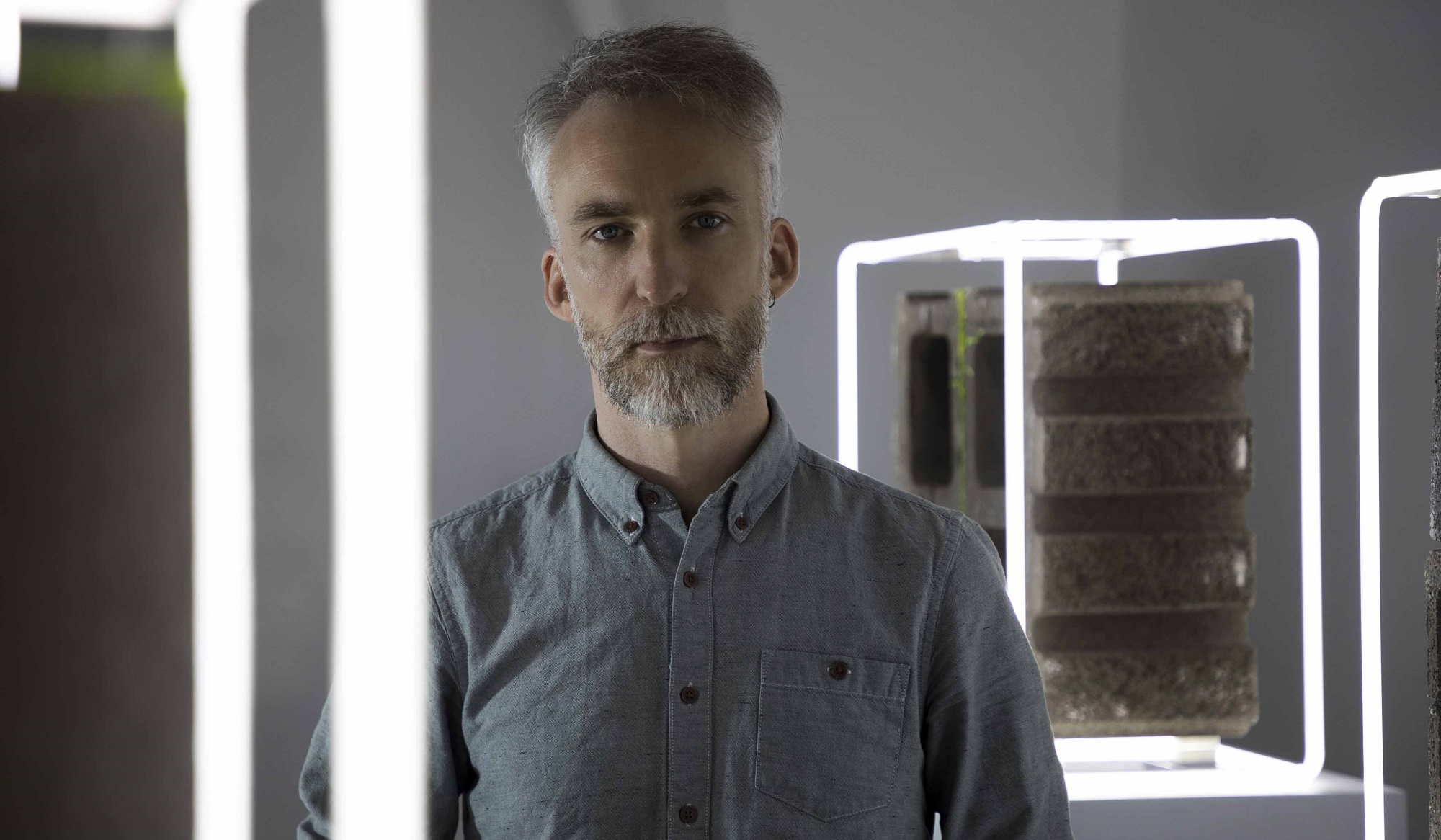 الفنان البريطاني نثانييل راكو (Photo courtesy Letitia Art Gallery) Nathaniel Rackowe