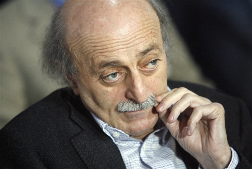 زعيم الحزب التقدّمي الاشتراكي وليد جنبلاط لـ«الأخبار»: فليفتحوا كل ملفات الفساد، وليكفّوا عن التسريب (مروان طحطح)