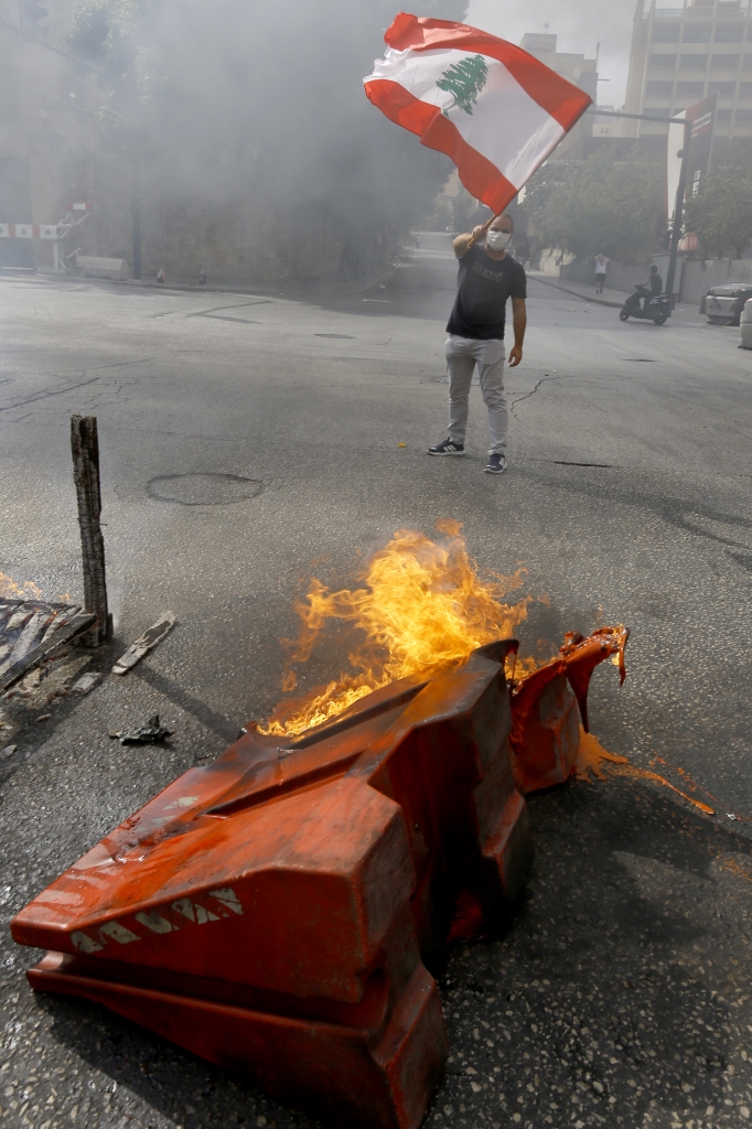 وقاحة جنبلاط وحاجات جعجع... النفسية (مروان طحطح)