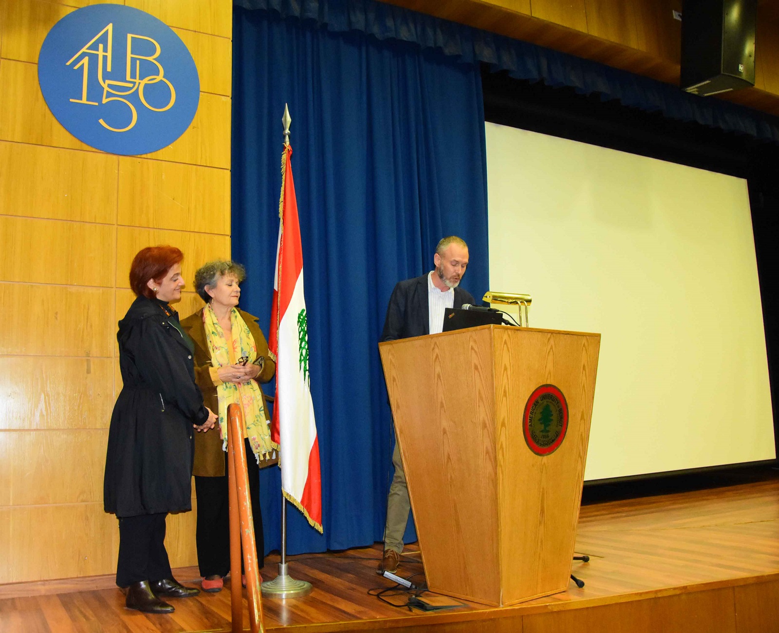 جوش كارني، مونيكا زيكا وأليس مغبغب كرم