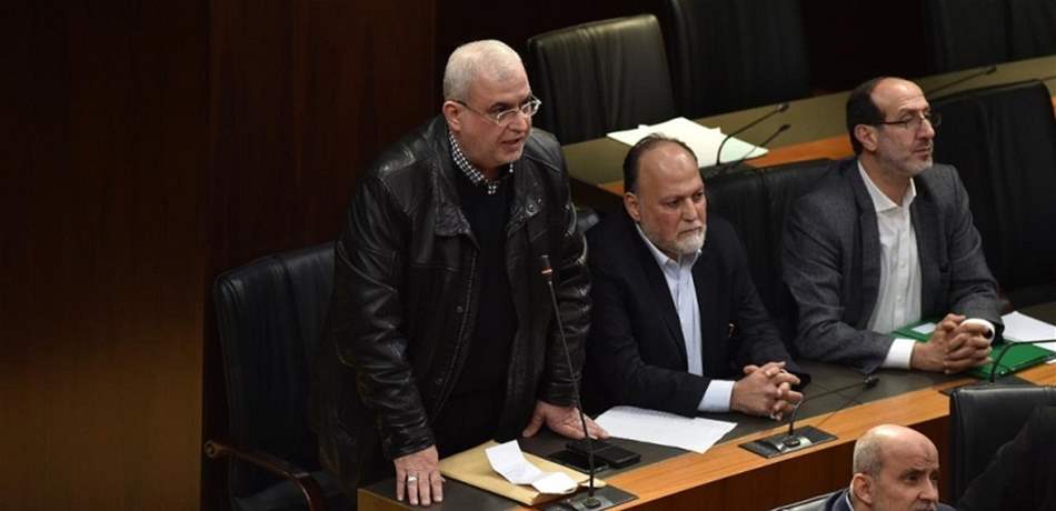 رئيس كتلة الوفاء للمقاومة الحاج محمد رعد خلال تقديم الاعتذار