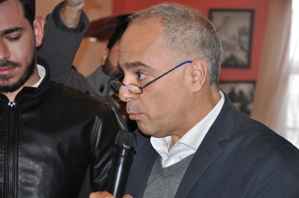 الناشط السياسي  والاجتماعي فادي ابو جمرا