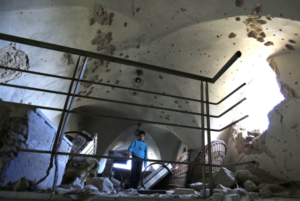 رغم قصف البيت، لم يجرؤ عناصر «يمام» على دخوله قبل إطلاق الكلاب المدرّبة (أ ف ب )