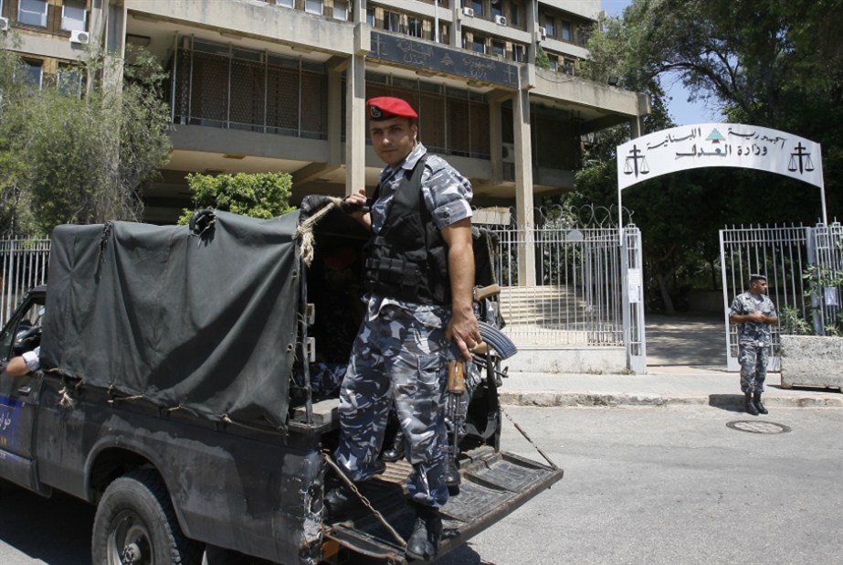 الضابط الموقوف نقيب يعمل في «فرع التحقيق» في فرع المعلومات (مروان طحطح)