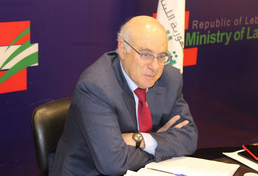 وزير العمل كميل أبو سليمان