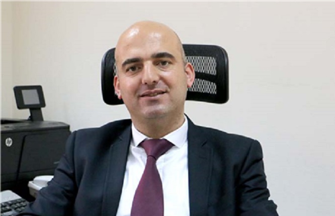 الرائد رواد سليقة (دكتوراه في القانون الدولي العام، استاذ مادة الارهاب والعدالة الدولية في  الجامعة الاسلامية)