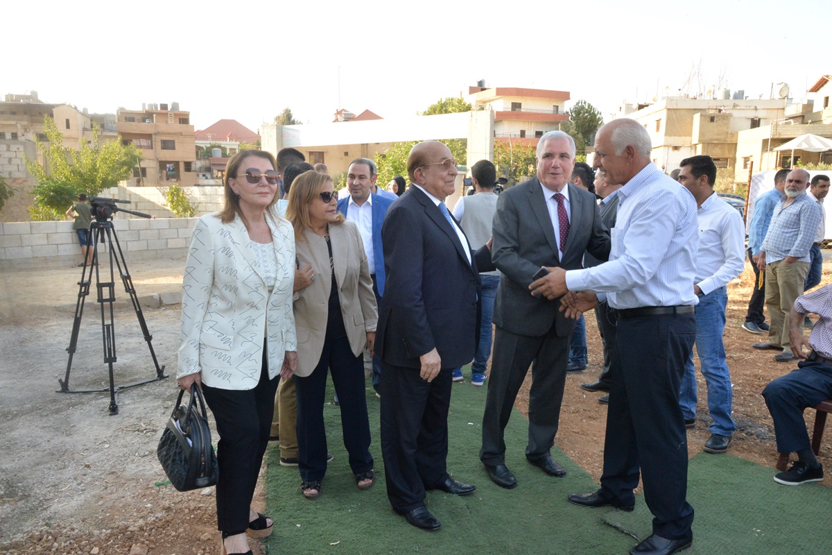 لحظة وصول الأستاذ هيثم جمعة وعقيلته القاضي فريال دلول جمعة وسعادة القنصل العام الأستاذ سعيد فخري وعقيلته سعادة السسفيرة السيدة سعدى الأسعد فخري محل أستقبال