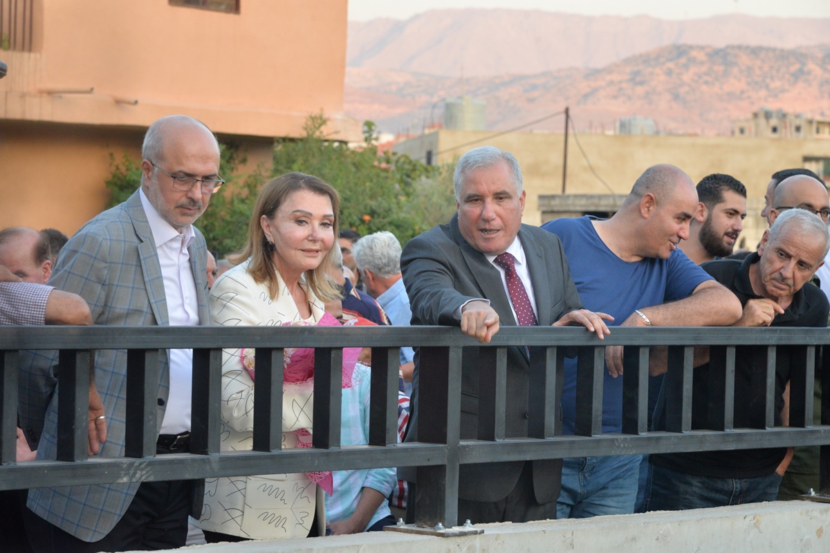 أستقبال شعبي وزغاريد الفرح ونثر الورد