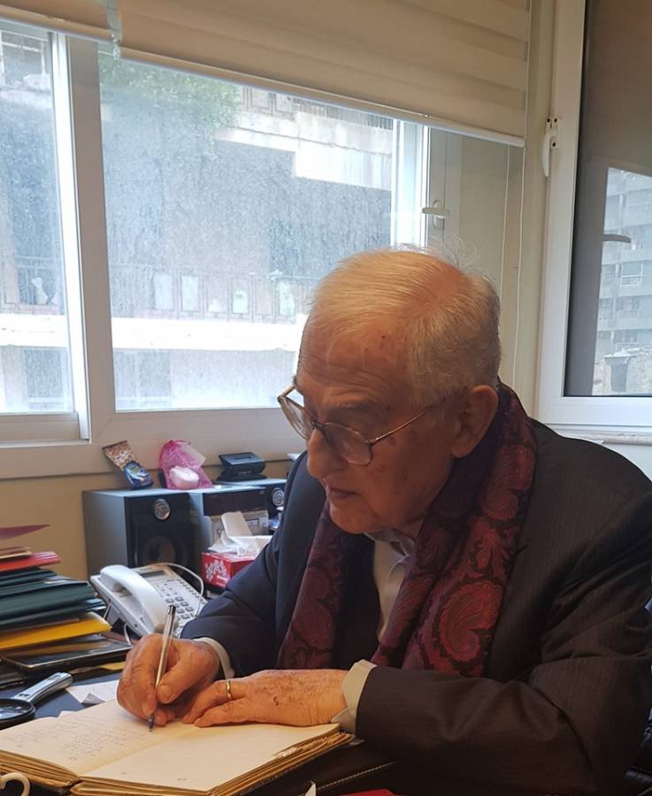 الدكتور حسن عواضة 