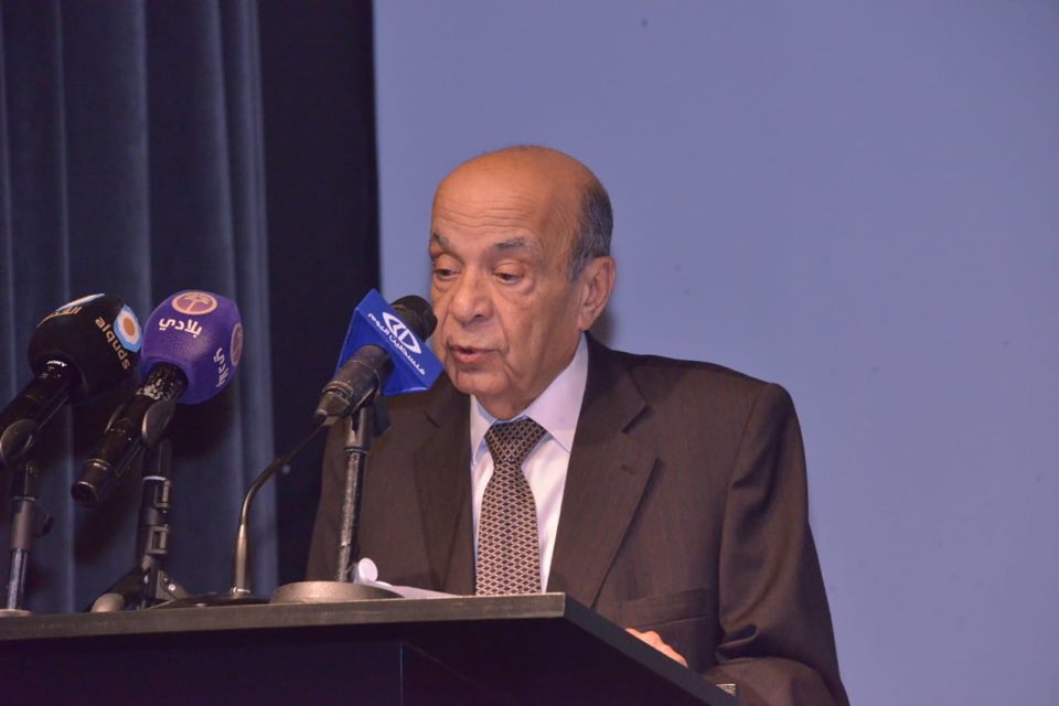 الدكتور صلاح الدين الدباغ