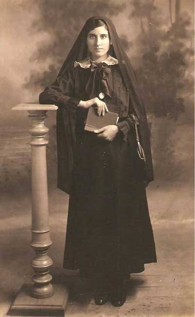 زينب فوزا في صباها ( موقع صوت النسوة)