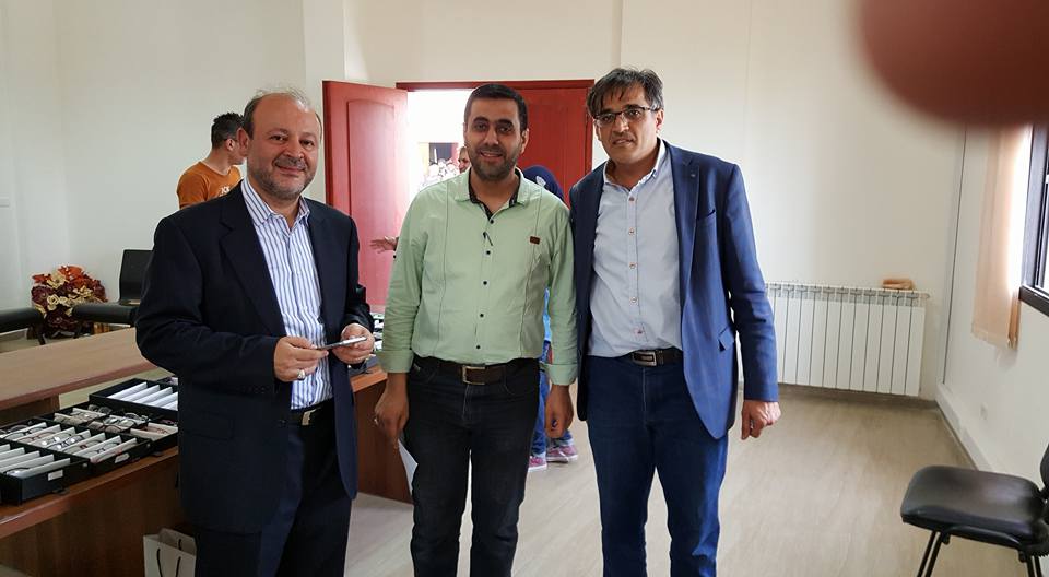 عضو المجلس البلدي في الخيام، د غسان عواضة، متوسطاً زميليه المحامي خليل ادريس والدكتور علي حمادة