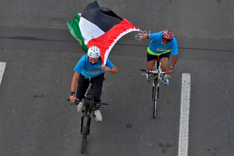 يسأل لبنانيون: ماذا لو طلبت شركتنا بناء شراكة داخل الأراضي المحتلة؟ (أ ف ب )