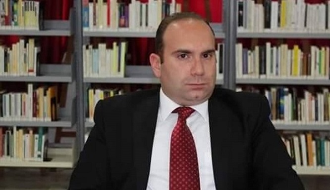 قاضي الأمور المستعجلة الشجاع في النبطية احمد مزهر