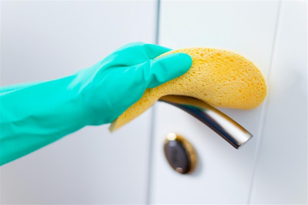 3-تنظيف الأسطح