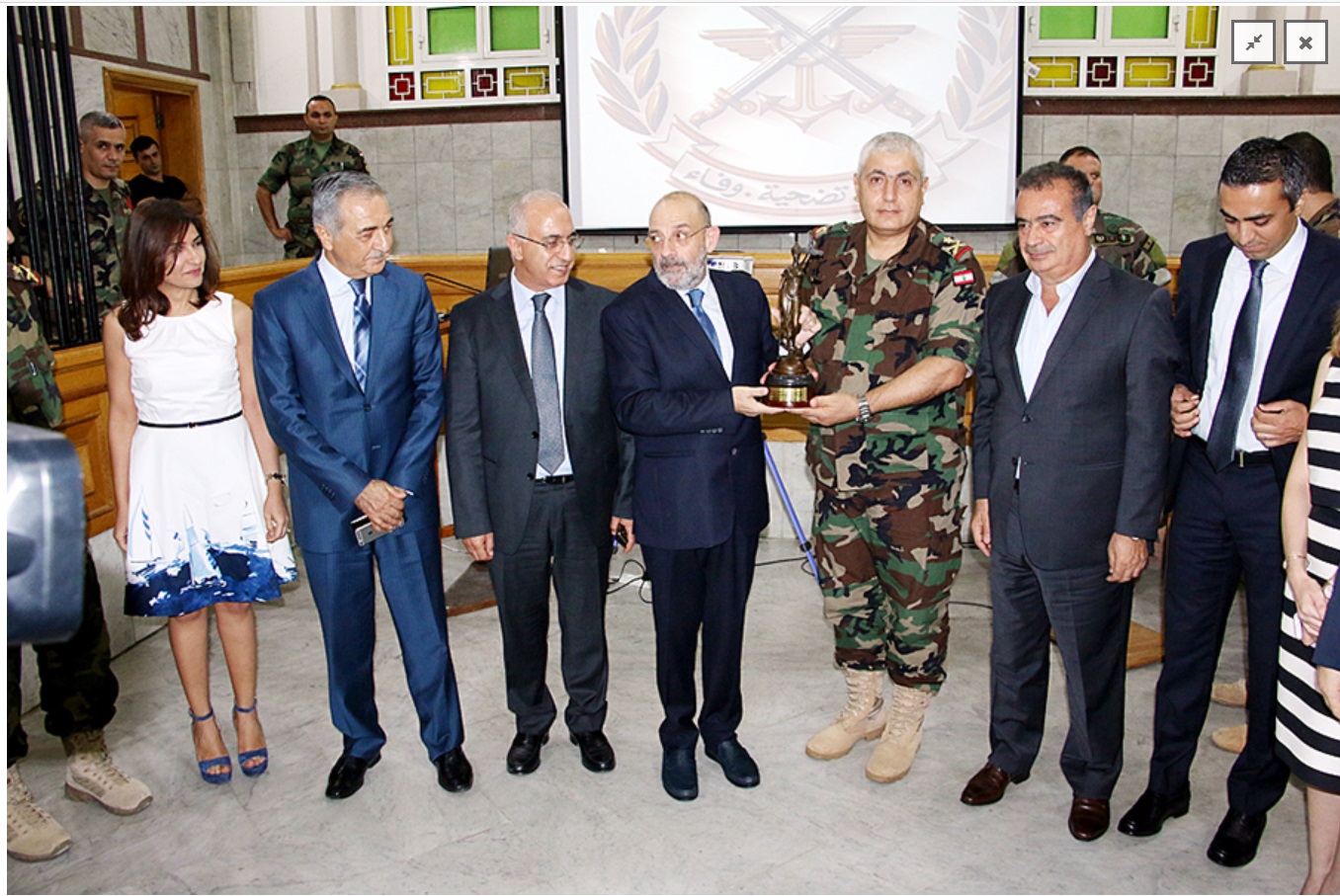 الصورة من العام 2017، لزيارة وزير الدفاع يعقوب الصراف للمحكمة العسكرية ويبدو العميد عبدالله والقضاة المدنيون رياض أبو غيدا، صقر صقر، طاني لطوف، هاني حلمي الحجّار