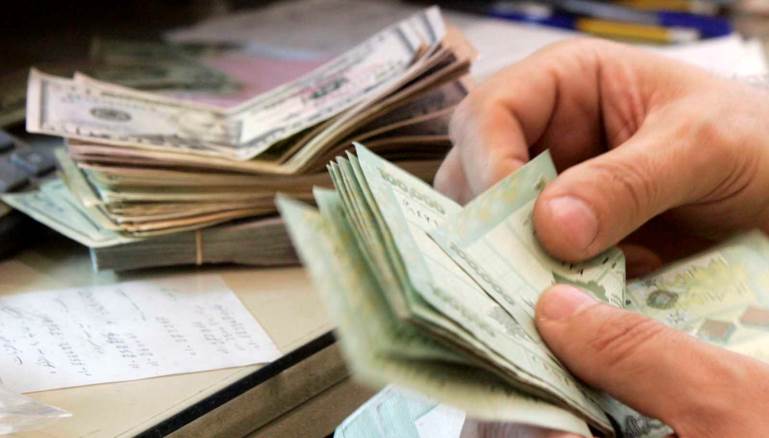 اليوم هو موسم الصرافين، فوحدهم يملكون هامش مناورة (المدن)