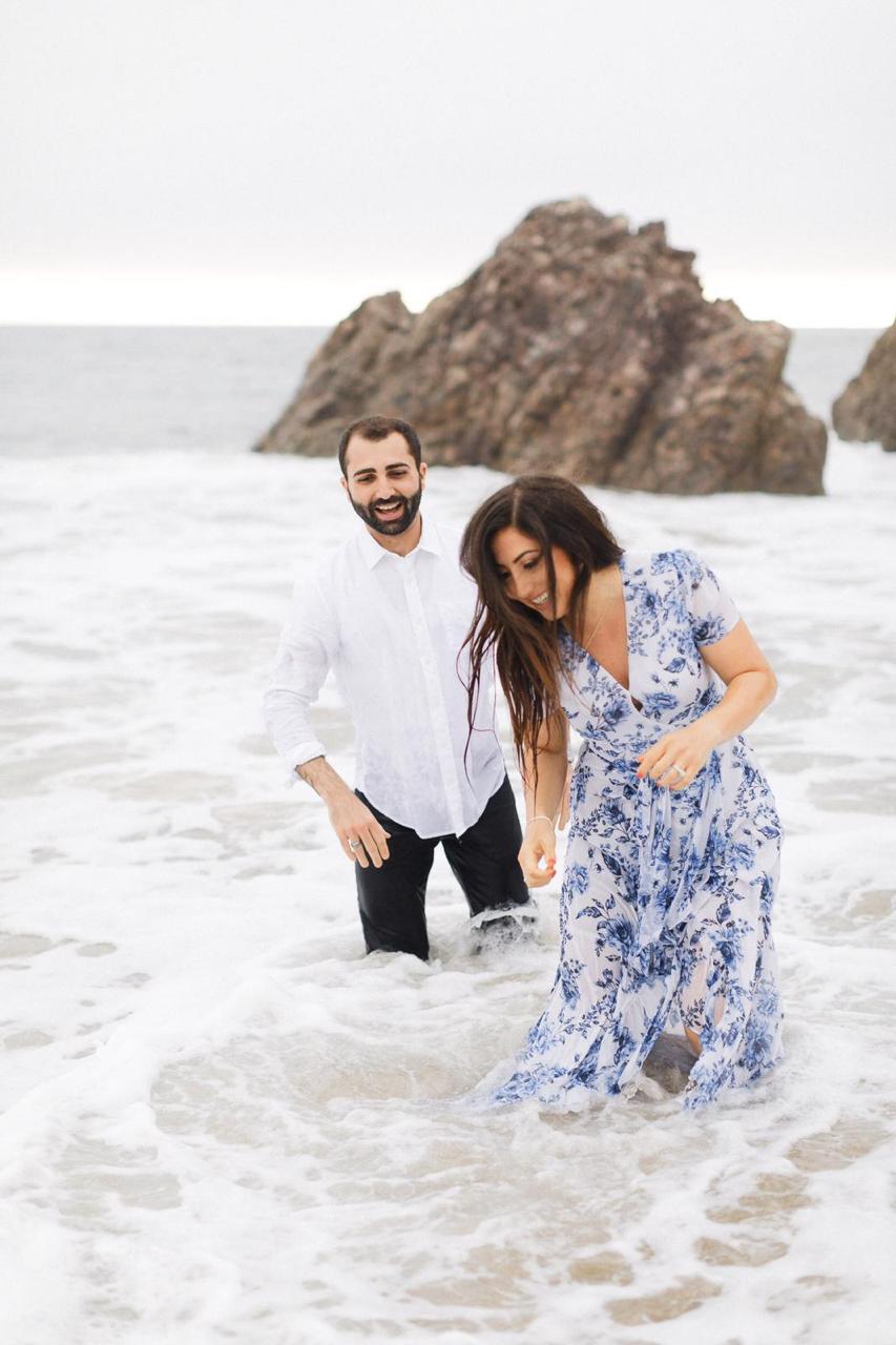 الدكتورة فاطمة وعريسها المحامي محمد صالح