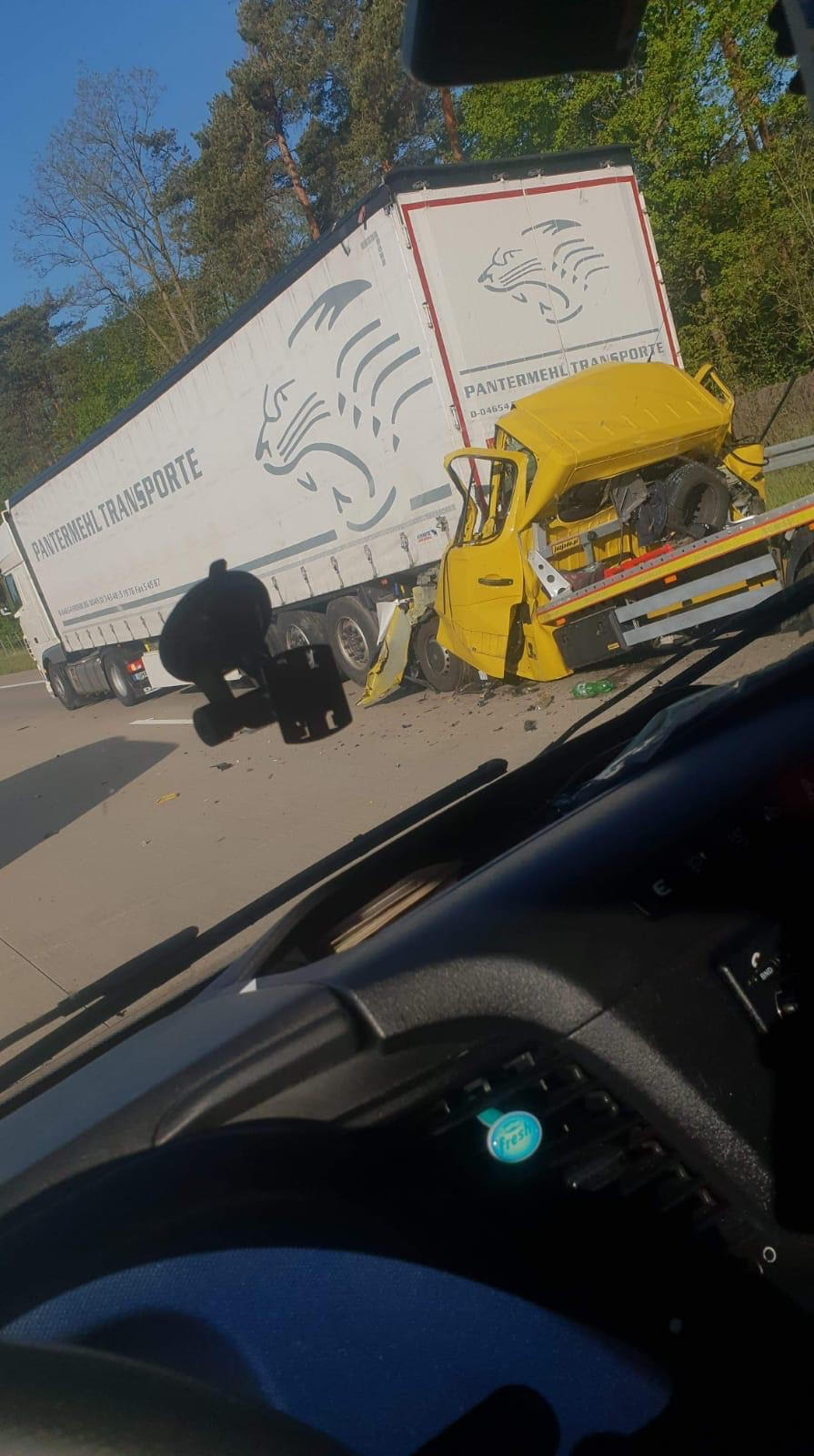 جانب من حادث السير المؤسف