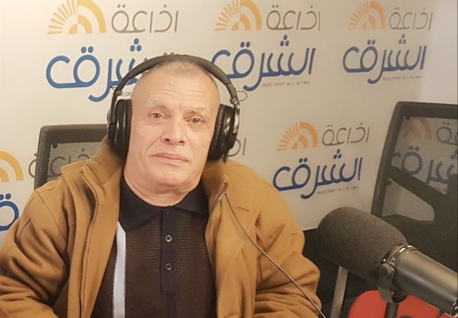 كبير مذيعي إذاعة «الشرق»  محمد السباعي: أوجع ما في العيد أن يُعايدَك من أفقرك، والأشدّ إيلامًا أن يُعايدَك من أذلّك، والأكثر وقاحةً أن يُعايدَك من يقتلك