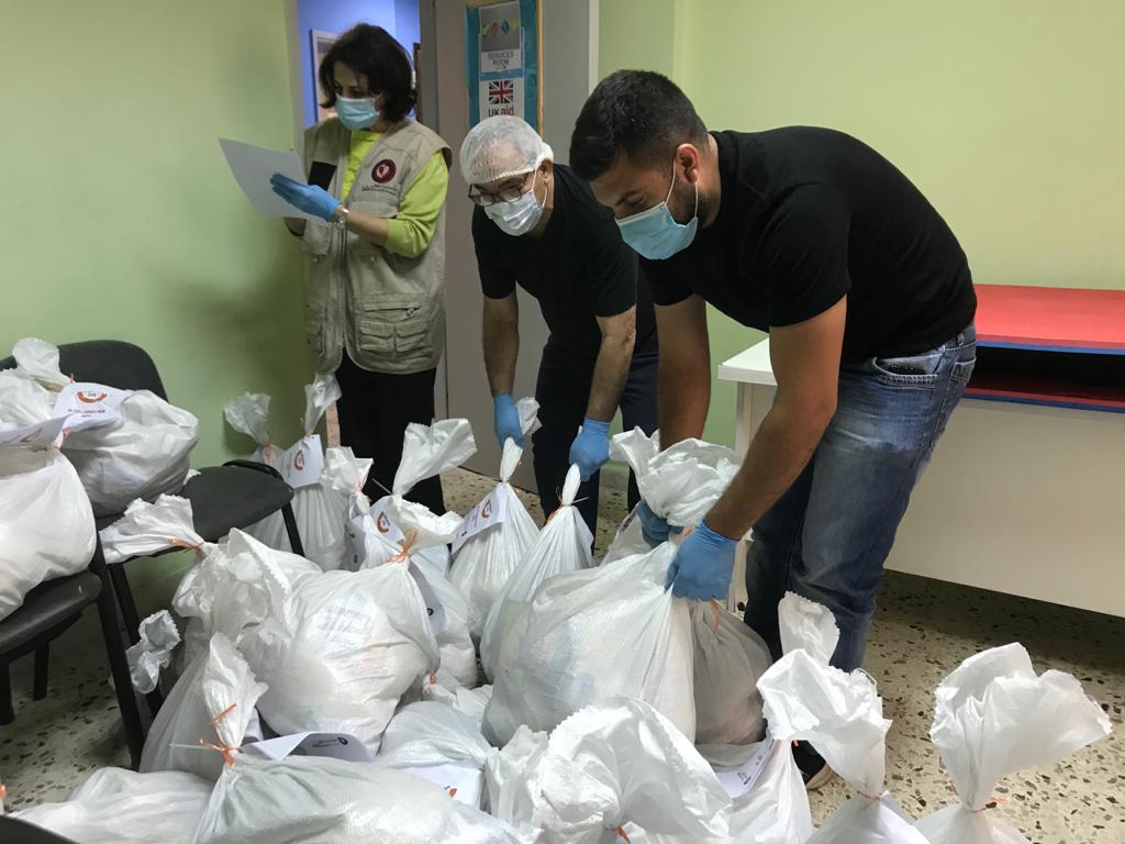 توزيع الحصص في المناطق الشعبية حصل بالتعاون مع شركاء محليين ودوليين