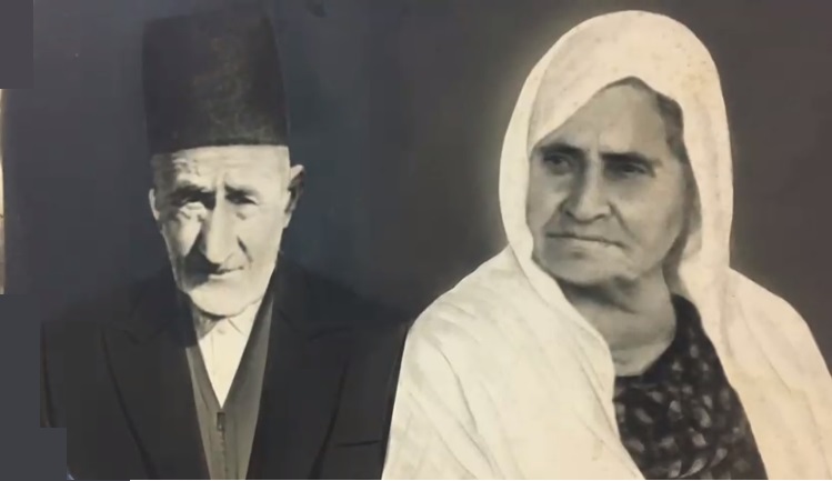 الحاجة ميلا أحمد سمور وزوجها الحاج محمد حسن عواضة، الذي تعلم مهنة قلع الأنان خلال سفره الى الأرجنتين، وكانت أحياناً تعاونه في مسك أيدي المريض