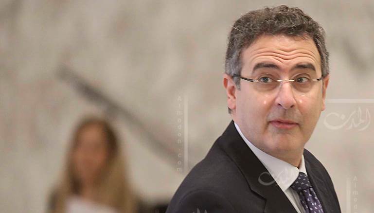 أهدر حاكم مصرف لبنان الكثير من الوقت أثناء طباعة كمية هائلة من الليرات (علي علّوش)