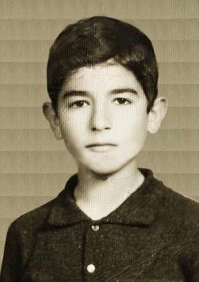 يوسف غزاوي: جاءت المكتبة عونًا لنا في القراءة النهمة للكتب والروايات العالميّة التي لولاها لما استطعنا اختراق حواجز الدخول إلى وظائفنا وتخصّصاتنا فيما بعد