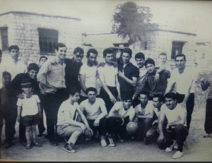 فوق من اليمين نايف يحي - محمد رضى رشيدي - ابراهيم ناصر عبود - عدنان محمد عطوي - علي احمد باشا - حسين نعيم خريس - حسن حسين غريب - عبد الحسن غصن  وعصام اسعد مهنا