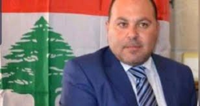 الكاتب و الناشط السياسي نضال عيسى