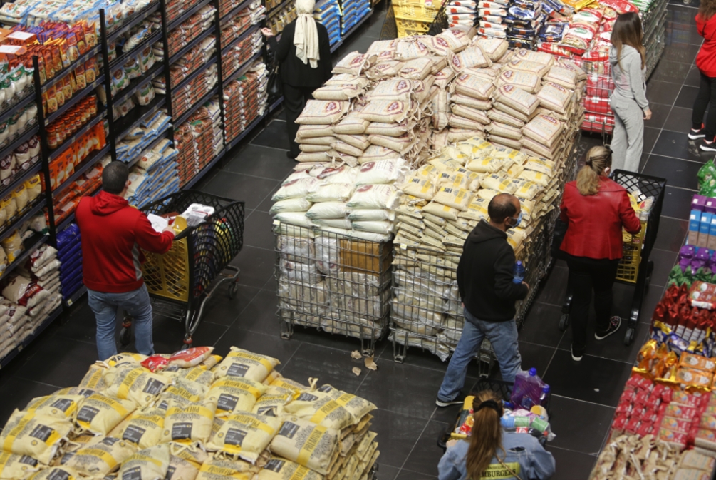 مصرف لبنان يرشّد الدعم عبر تأخير الموافقة على الاستيراد (مروان بو حيدر)