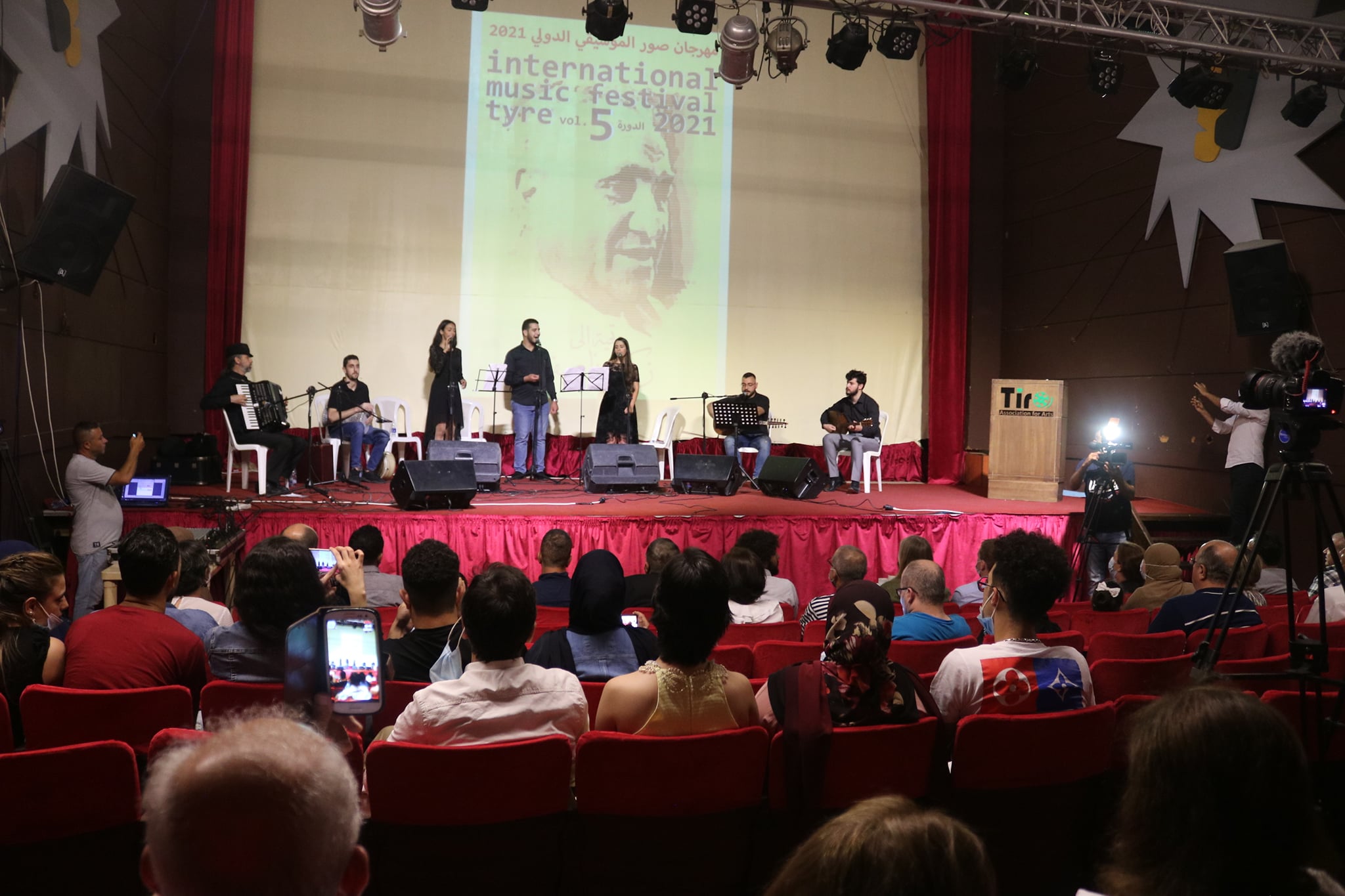 من الأمسية الموسيقية والغنائية