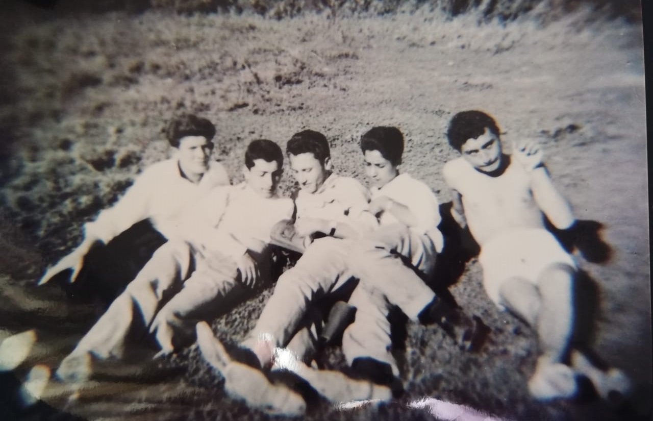 من اليمين إلى اليسار: محمد عبد الحسين حيدر، د.عبد الحسن فاعور، د.علي محمد حسن عواضة، كامل خشيش وغازي ضاوي