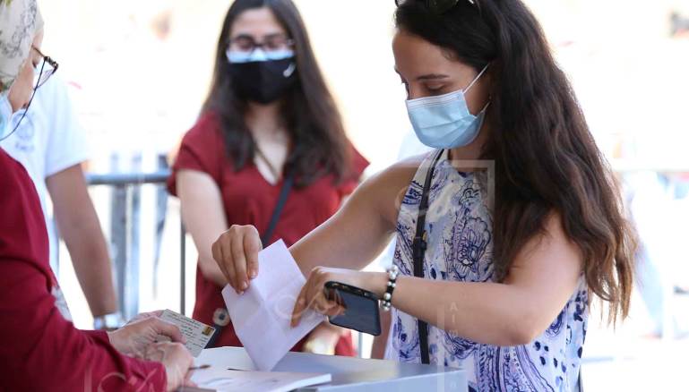 لا يأخذ المحتفون بالاعتبار صوت النخب وصوت البسطاء.. ومركز لبنان وأطرافه (علي علوش)