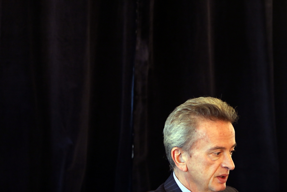 طلبت المؤسسات المالية الاجتماع مع سلامة لإقناعه بدفع التحويلات كاملة بالدولار (هيثم الموسوي)