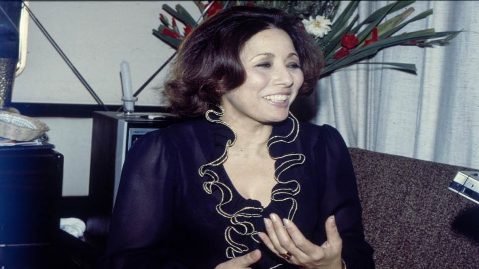 لبنى عبد العزيز