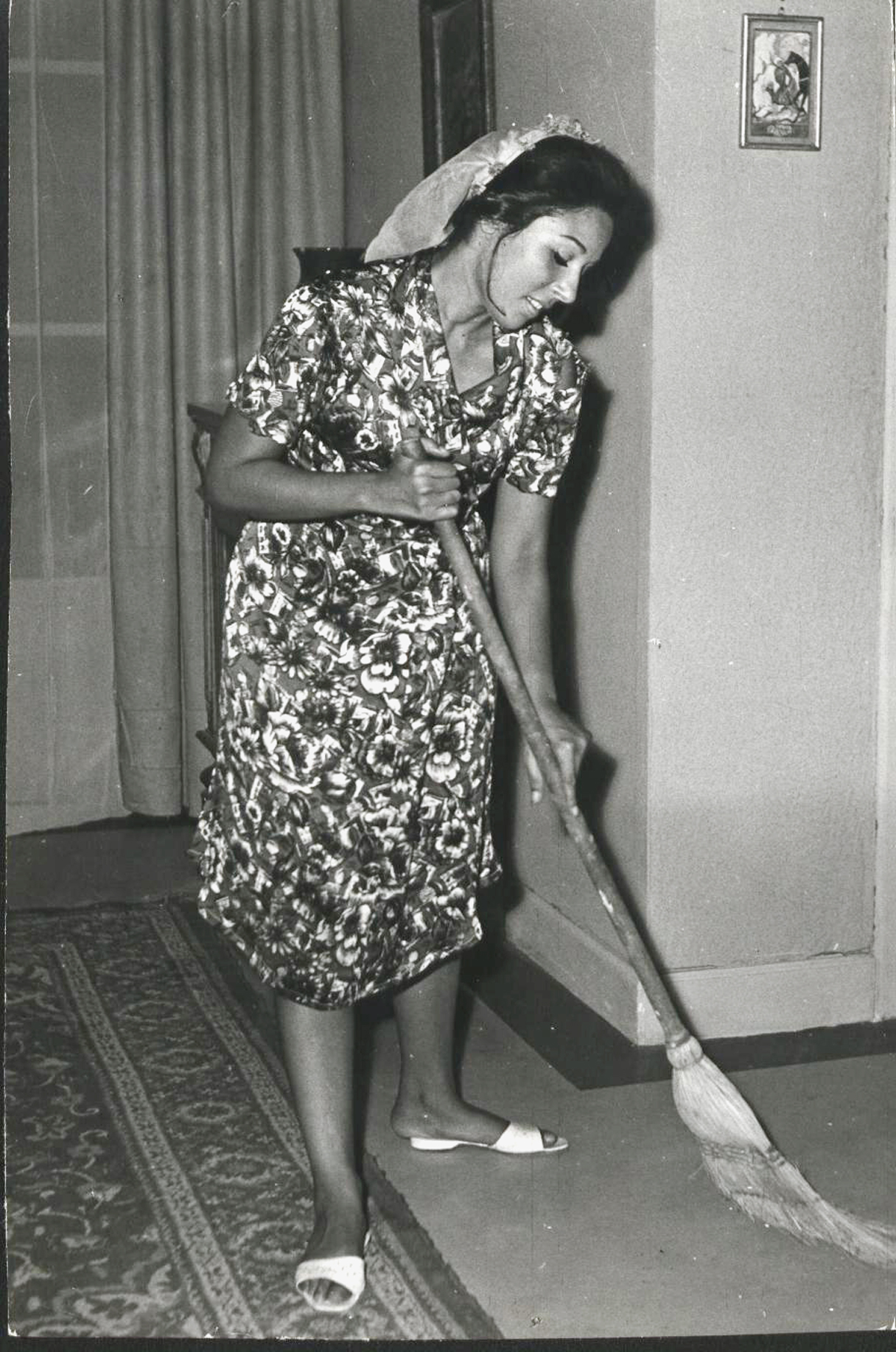 لبنى عبد العزيز