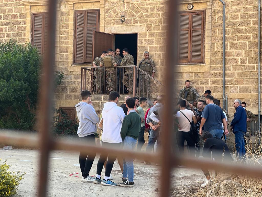 الجيش يشرف على مسرح الجريمة