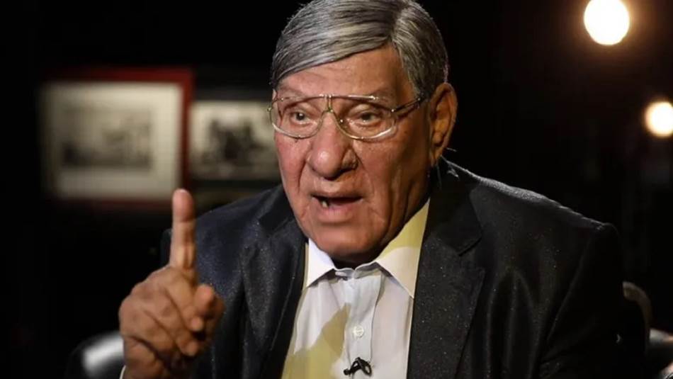 توفي الكاتب الصحافي  والإعلامي المصري مفيد فوزي عن عمر (89 عاماً) بعد صراع مع المرض.