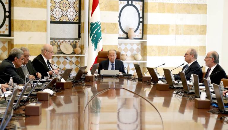 لبنان يتجه نحو الانهيار والافلاس الشاملين (دالاتي ونهرا)