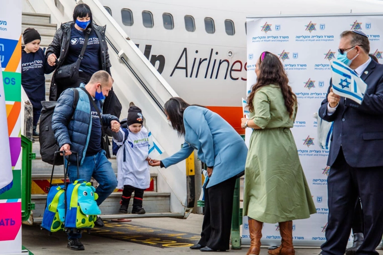 وصول 87 من يهود أوكرانيا إلى إسرائيل قبل بدء الغزو الروسي بساعات (الجزيرة)