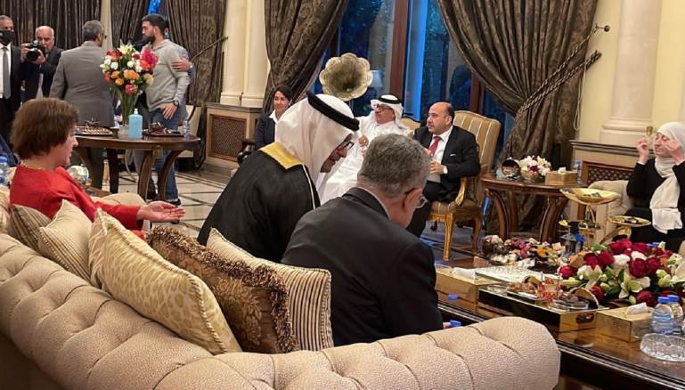 البخاري والسنيورة: وشوشة على مرأى من النائبة بهية الحريري (المدن)