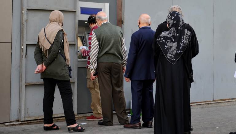 ترسم المصارف وتخطط وتنفذ من دون حسيب أو رقيب (مصطفى جمال الدين)