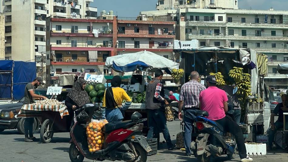 تقول سيدة طرابلسية: أمشي كالتائهين، وأجد نفسي غير قادرة على شراء البطاطا لأولادي (جنى الدهيبي)